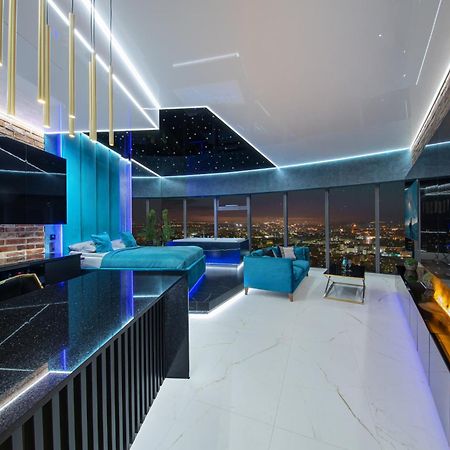 Apartamenty Sky Tower Z Jakuzzi Przy Oknie فروتسواف المظهر الخارجي الصورة