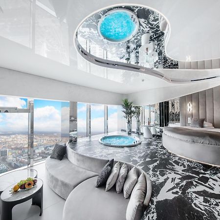 Apartamenty Sky Tower Z Jakuzzi Przy Oknie فروتسواف المظهر الخارجي الصورة