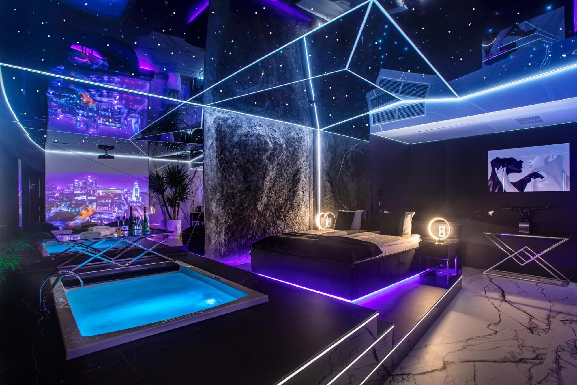 Apartamenty Sky Tower Z Jakuzzi Przy Oknie فروتسواف المظهر الخارجي الصورة