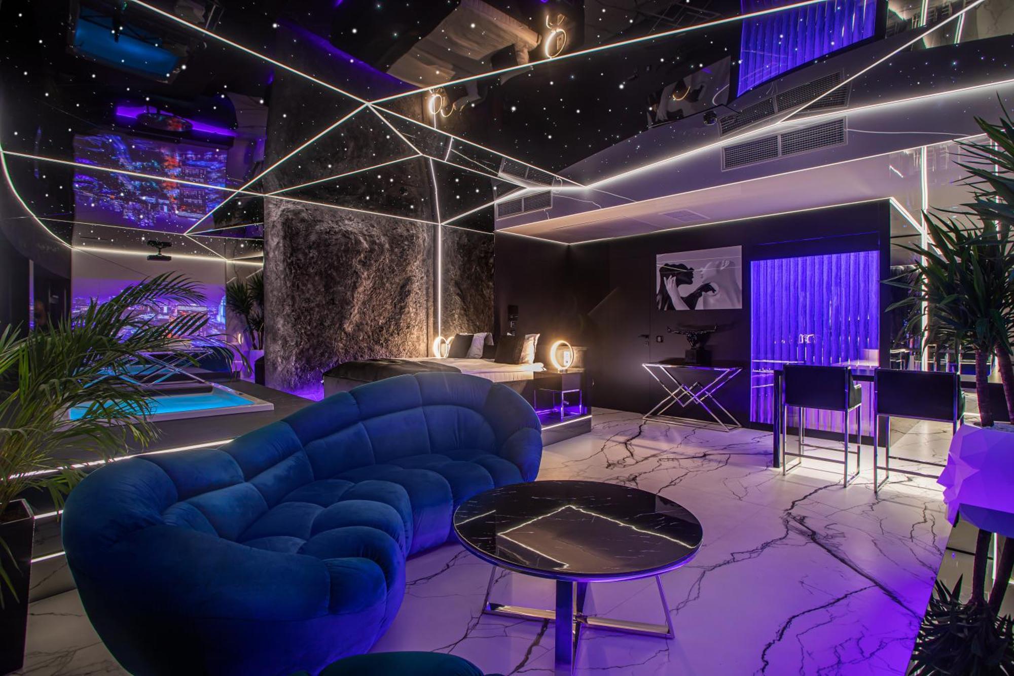 Apartamenty Sky Tower Z Jakuzzi Przy Oknie فروتسواف المظهر الخارجي الصورة