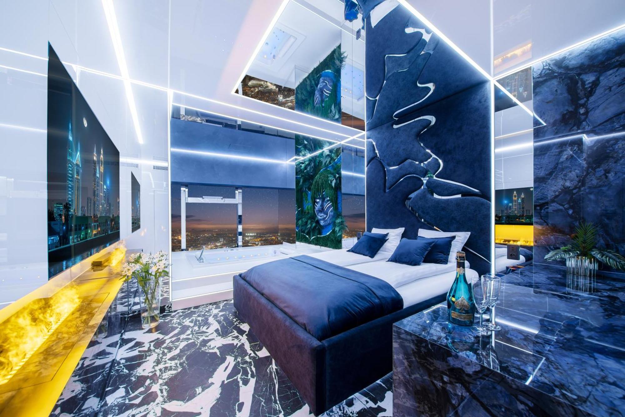 Apartamenty Sky Tower Z Jakuzzi Przy Oknie فروتسواف المظهر الخارجي الصورة