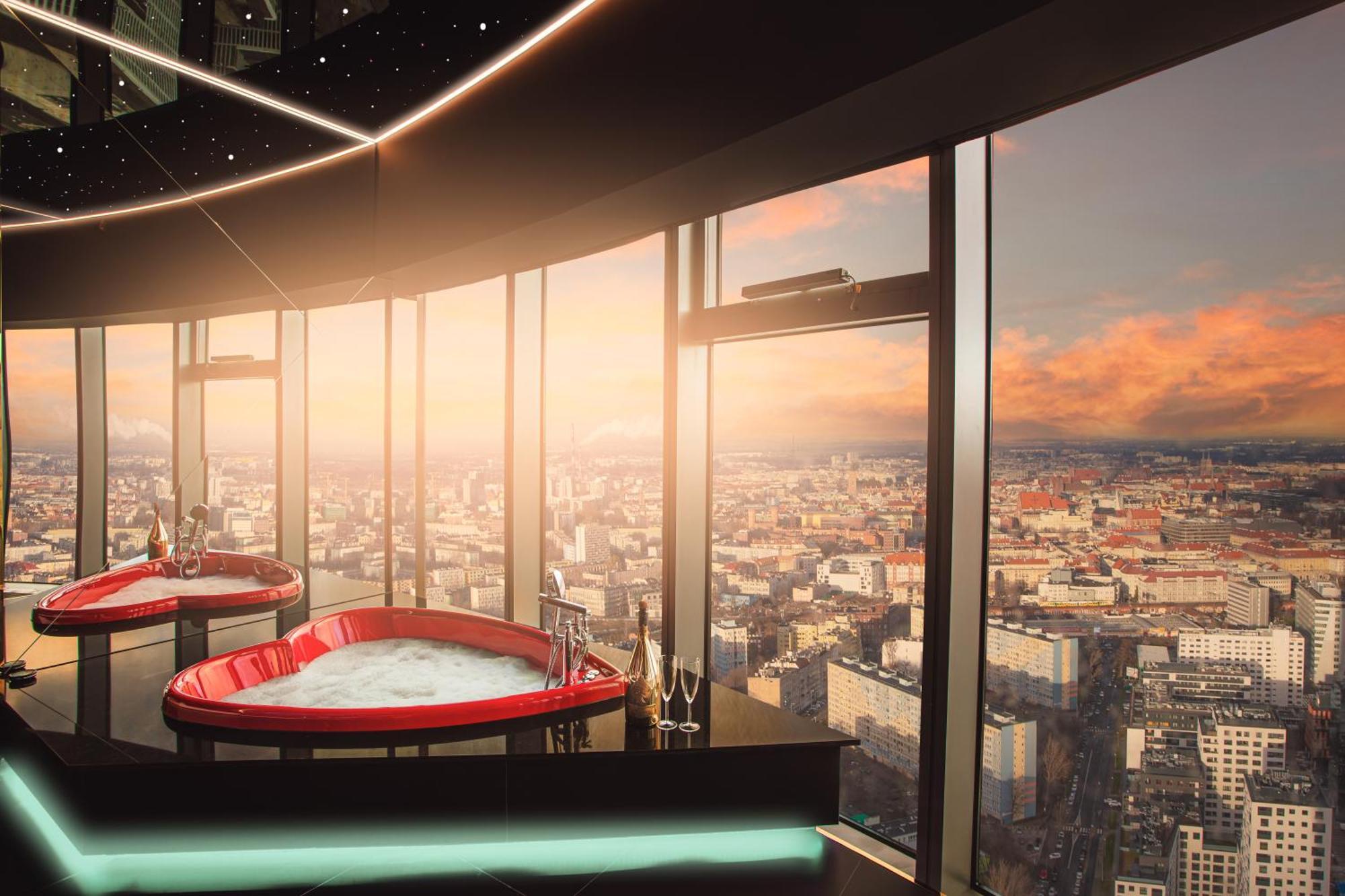 Apartamenty Sky Tower Z Jakuzzi Przy Oknie فروتسواف المظهر الخارجي الصورة