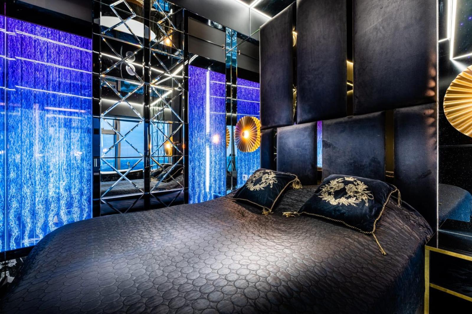 Apartamenty Sky Tower Z Jakuzzi Przy Oknie فروتسواف المظهر الخارجي الصورة