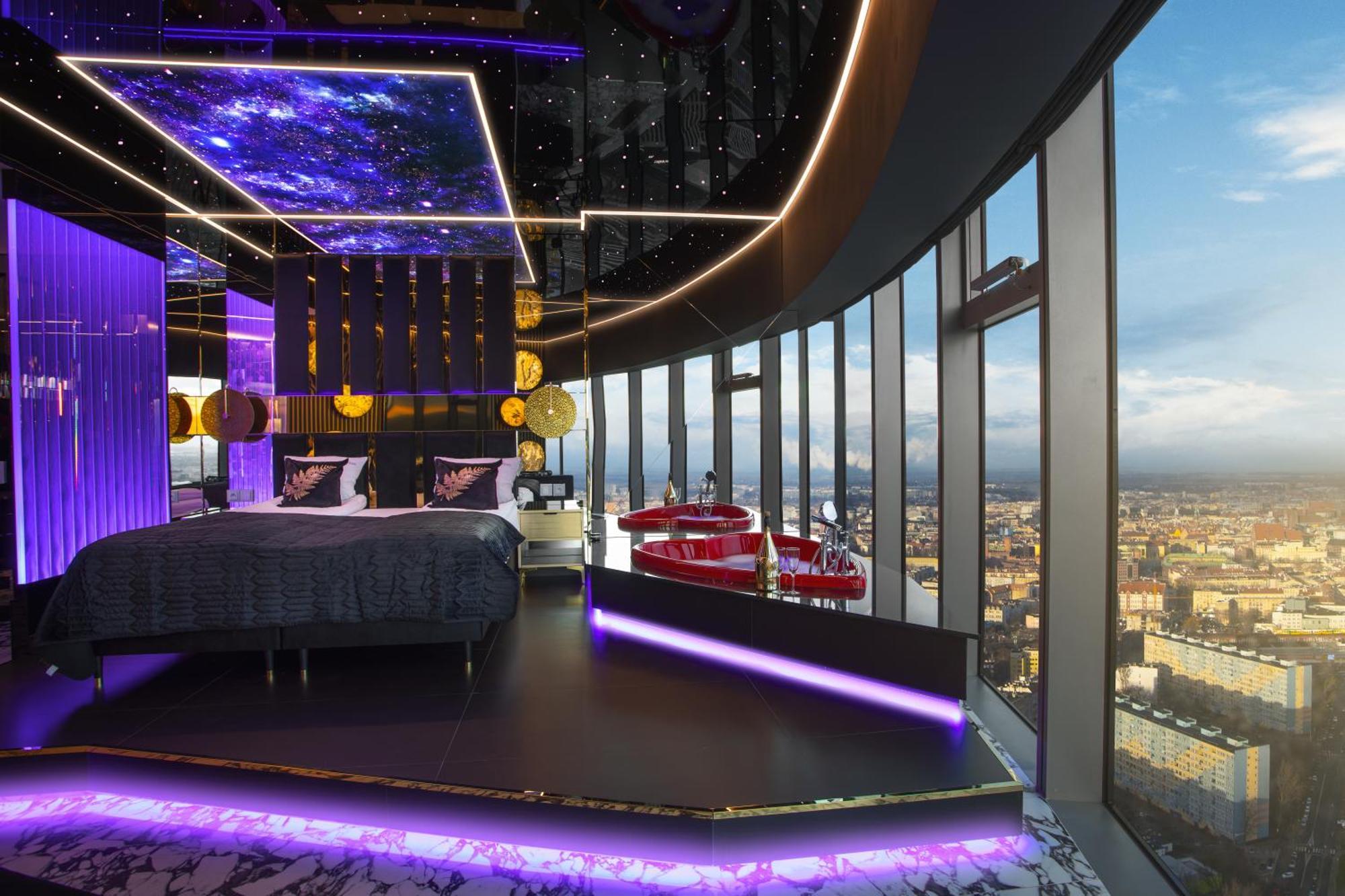 Apartamenty Sky Tower Z Jakuzzi Przy Oknie فروتسواف المظهر الخارجي الصورة